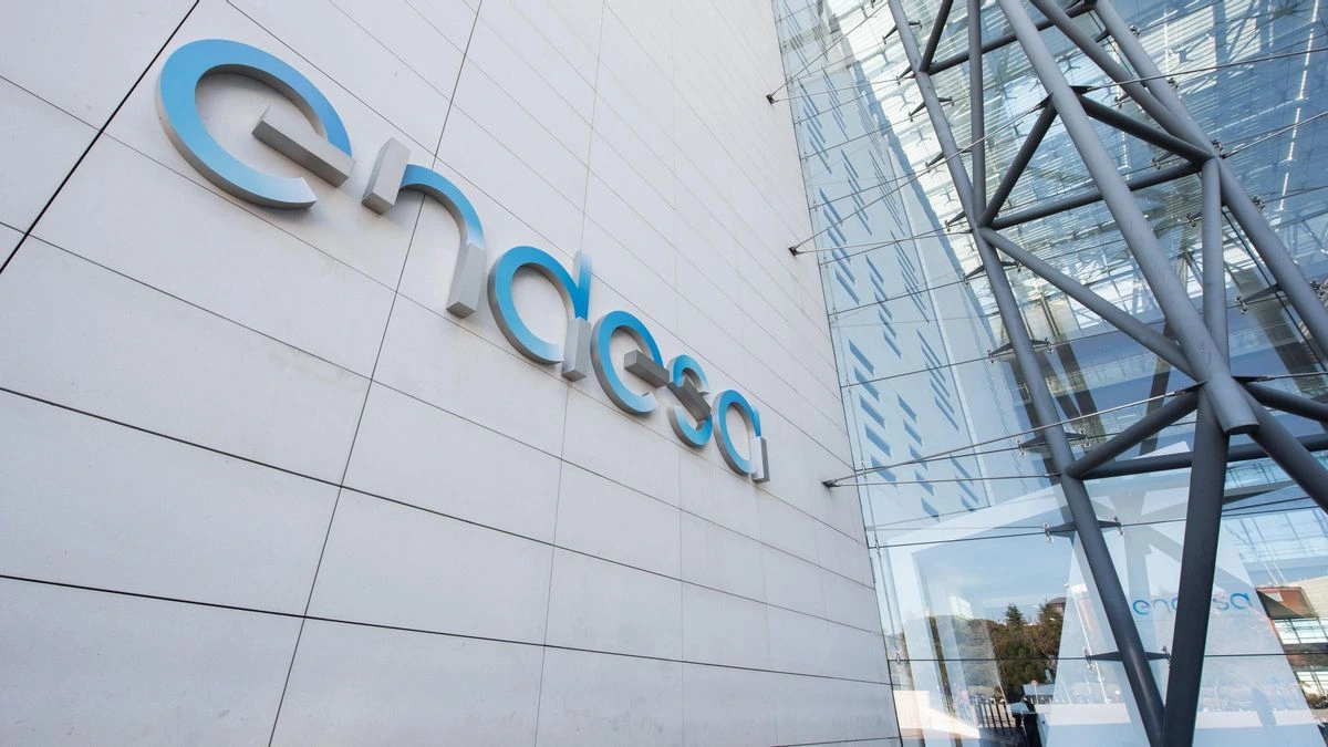 Endesa gana 1.962 millones hasta septiembre y pide un decreto “proporcionado” para los centros de datos