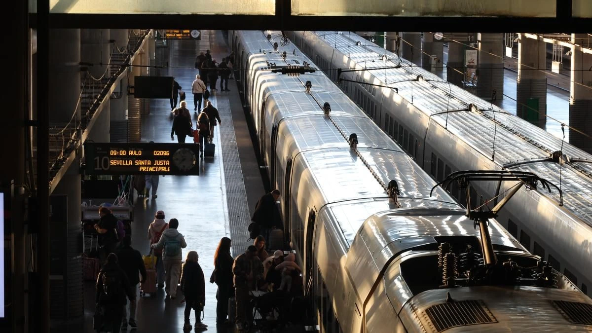 Un choque entre dos trenes de alta velocidad en Toledo obliga a suspender la línea Madrid-Andalucía