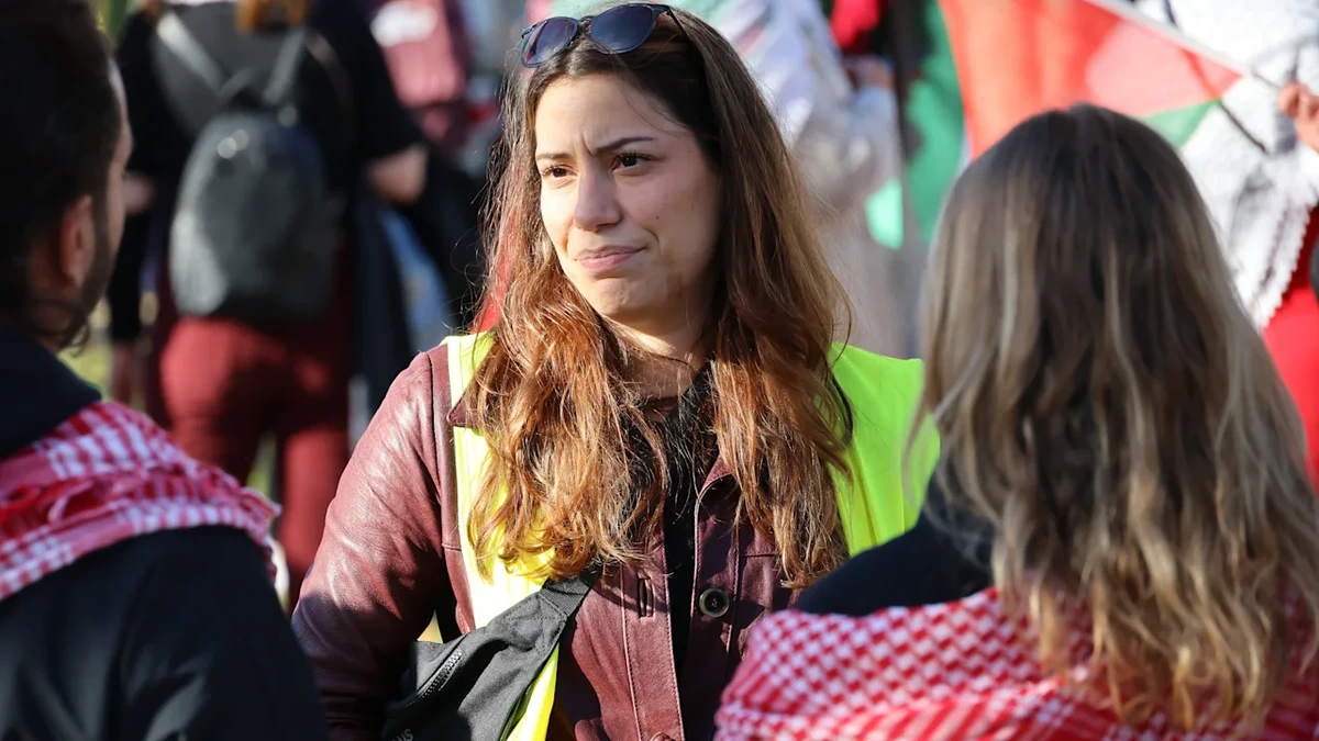 Linke-Politikerinnen bei Gaza-Demo trotz Anti-Antisemitismus-Pakt