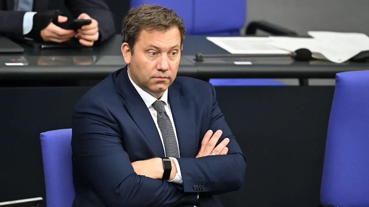 Nach Bas-Rückzug: Klingbeil tritt gegen Union nach
