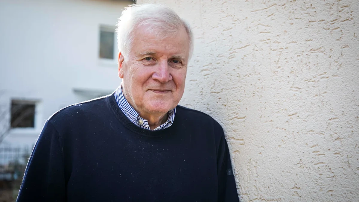 EXKLUSIV: Seehofer rechnet mit Kanzler Merz ab
