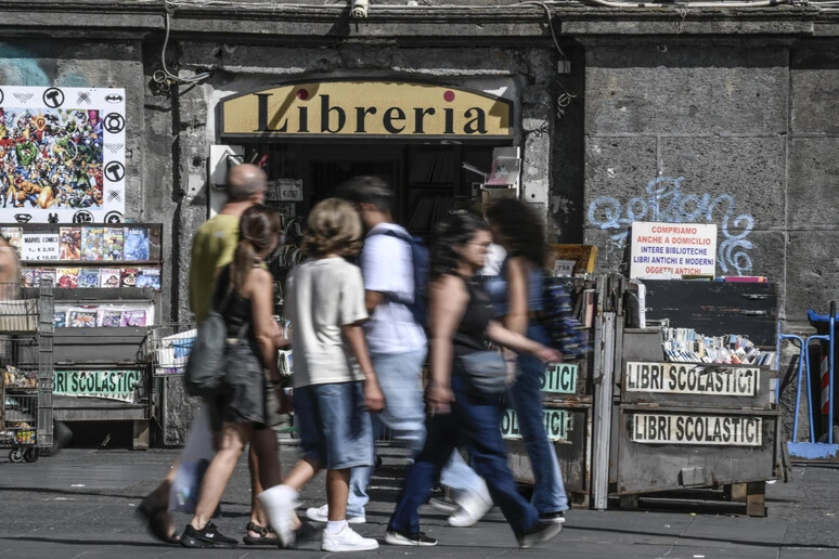 Decreto scuola, slitta il bonus libri per il 2026