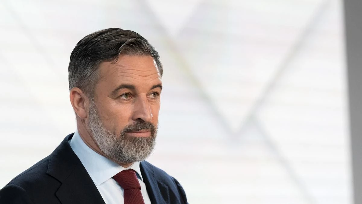 Abascal afirma que responderá “con altura de miras” al pacto del PSOE y Frente Amplio para el Senado