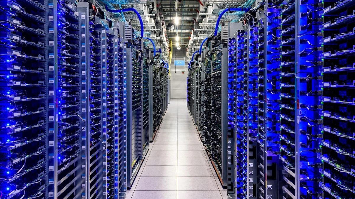 El Gobierno mira a Irlanda y sus medidas ante el “significativo riesgo” de apagones por culpa de los centros de datos