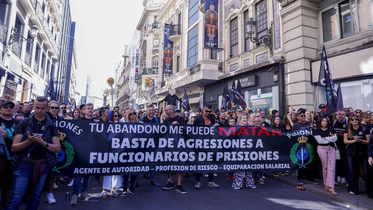 Entra en vigor la ley que reconoce a los funcionarios de prisiones como agentes de autoridad